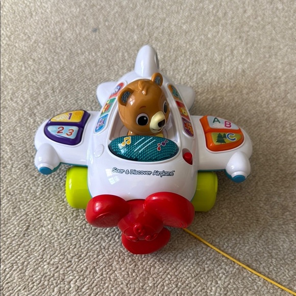 VTech Soar and Discover Airplane - Picture 2 of 6